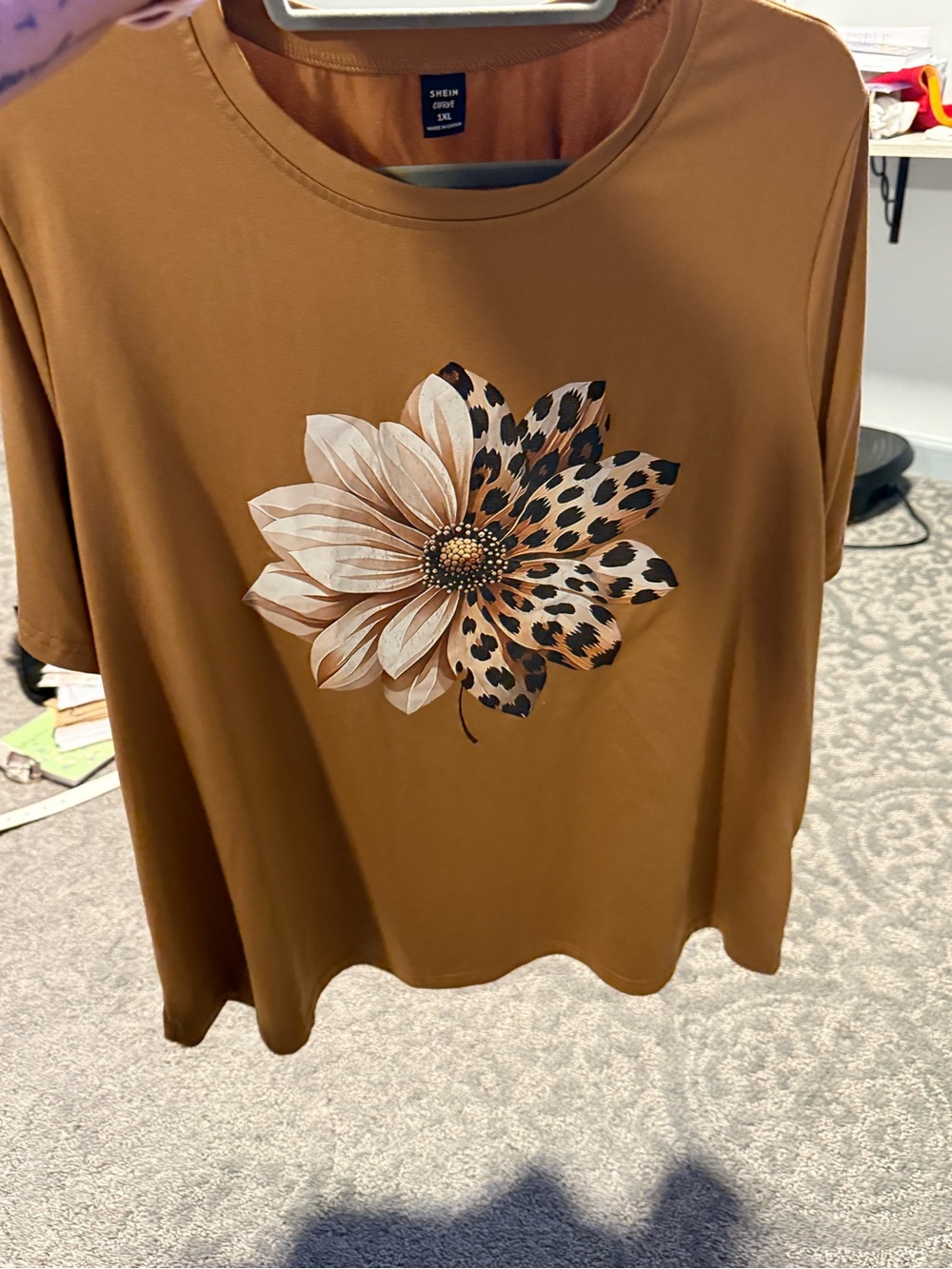 SHEIN Brown Floral Leopard-Print Short Sleeve Tee